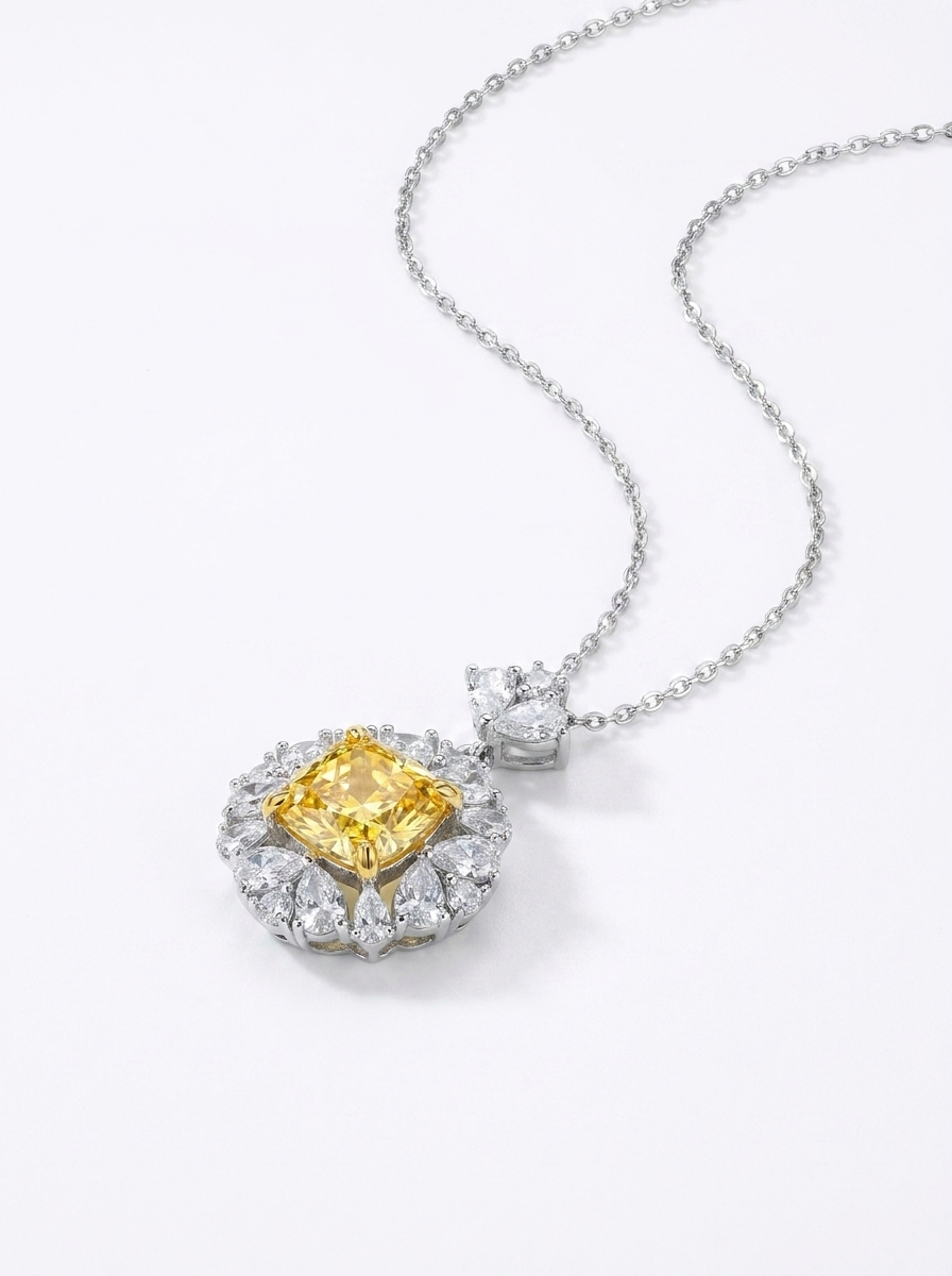 Valentina’s Golden Empress Necklace