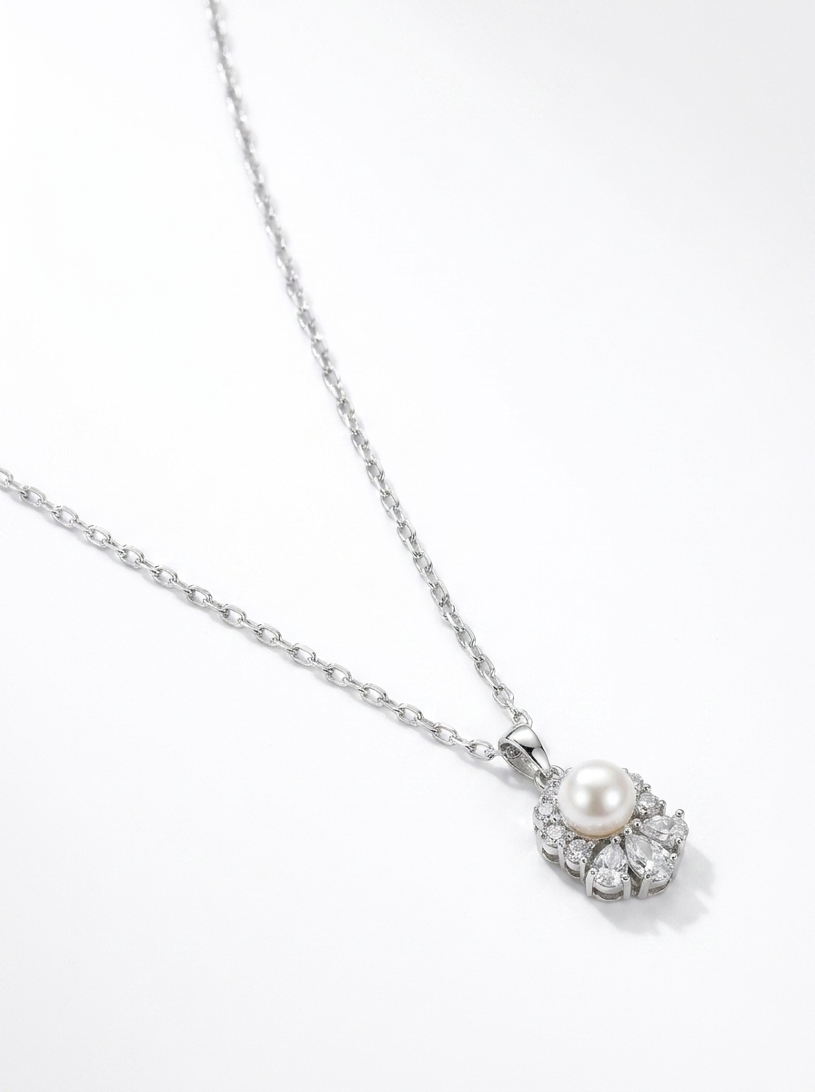 Valentina's Pearl Radiance Necklace