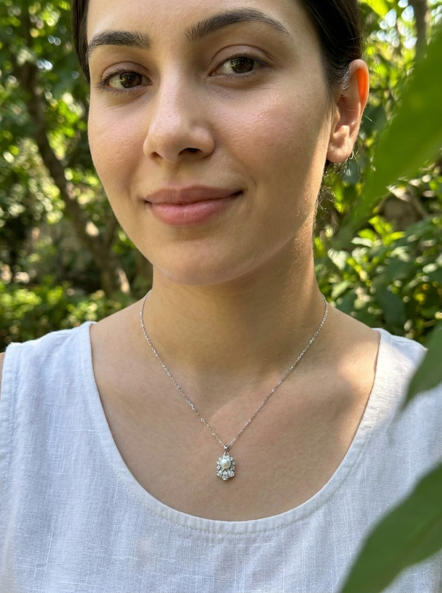 Valentina's Pearl Radiance Necklace