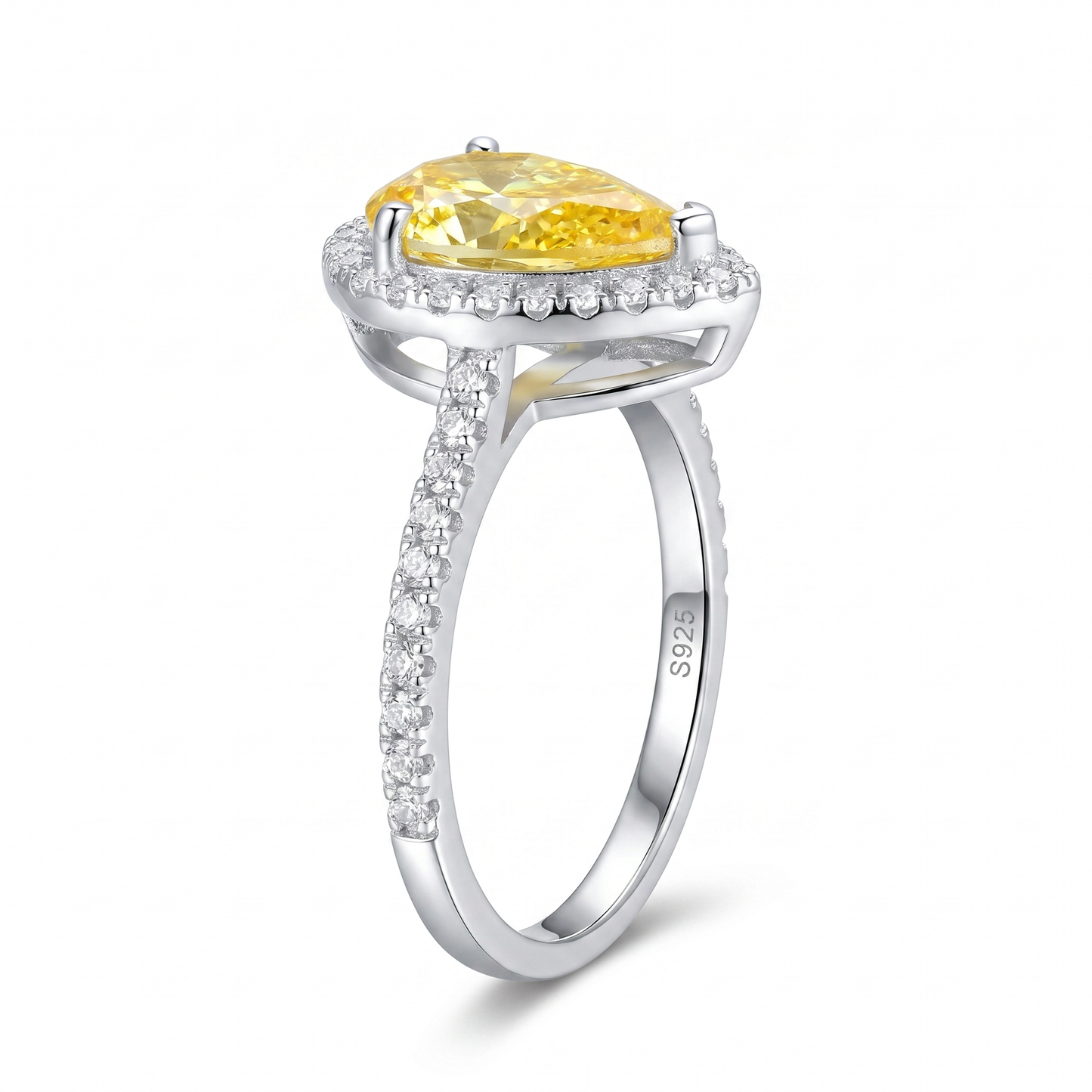 Valentina’s Golden Teardrop Ring